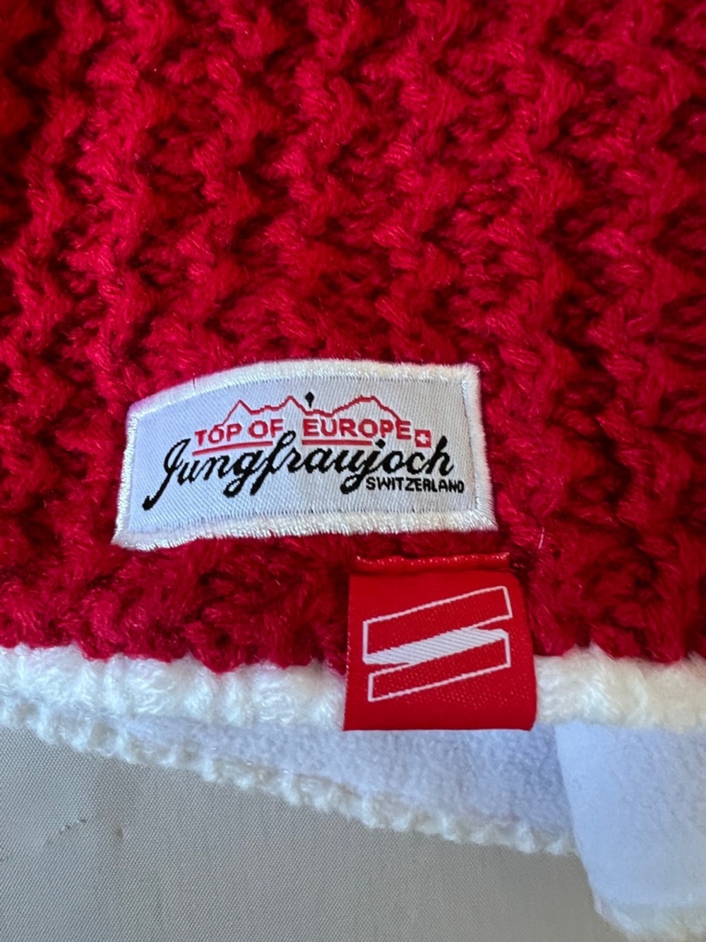 Jungfrau Switzerland Red Beanie with pom pom Unisex New with tag - Picture 7 of 8